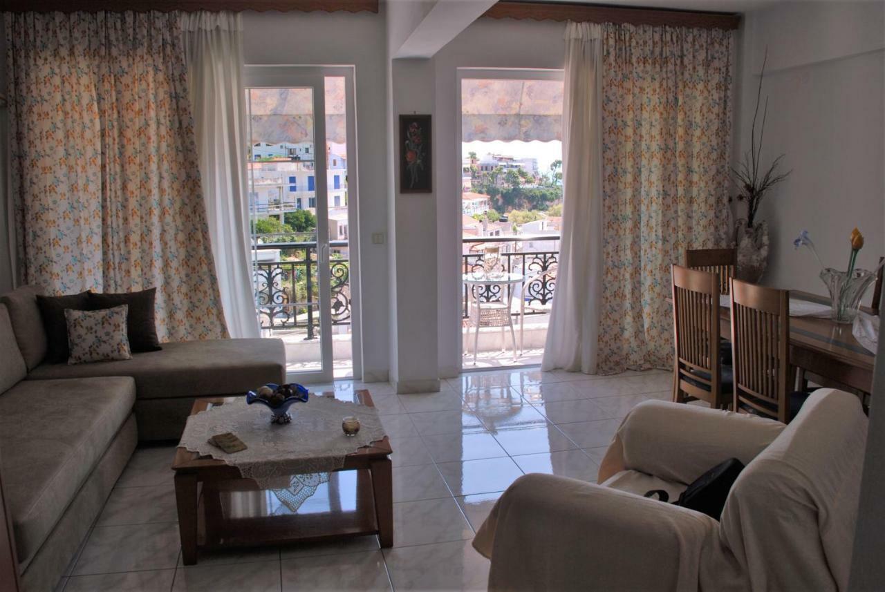 Theodora Apartment Patitiri  Ngoại thất bức ảnh