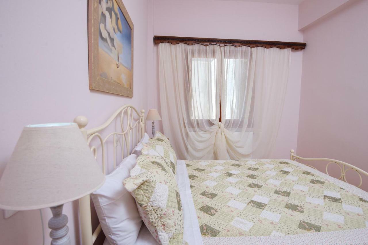 Theodora Apartment Patitiri  Ngoại thất bức ảnh