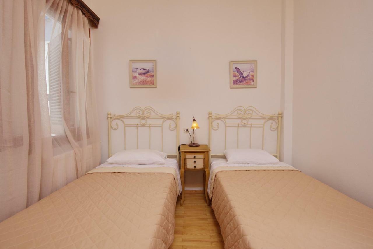 Theodora Apartment Patitiri  Ngoại thất bức ảnh